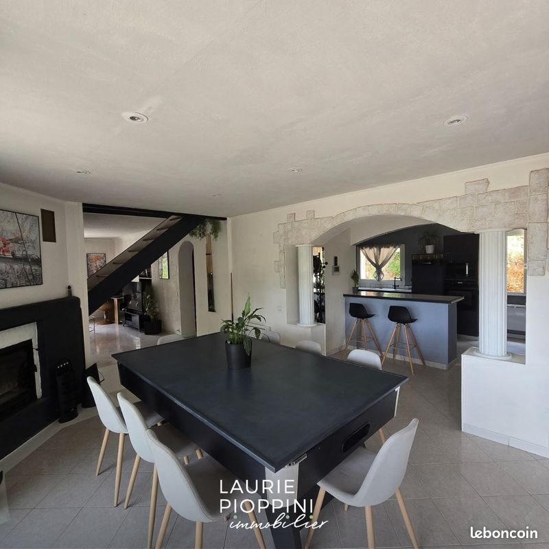 Maison à vendre, 197m², Peypin