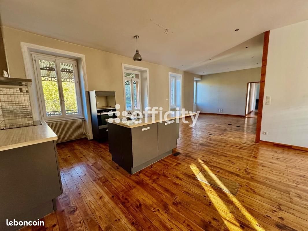 Maison à vendre, 240m², Thiers