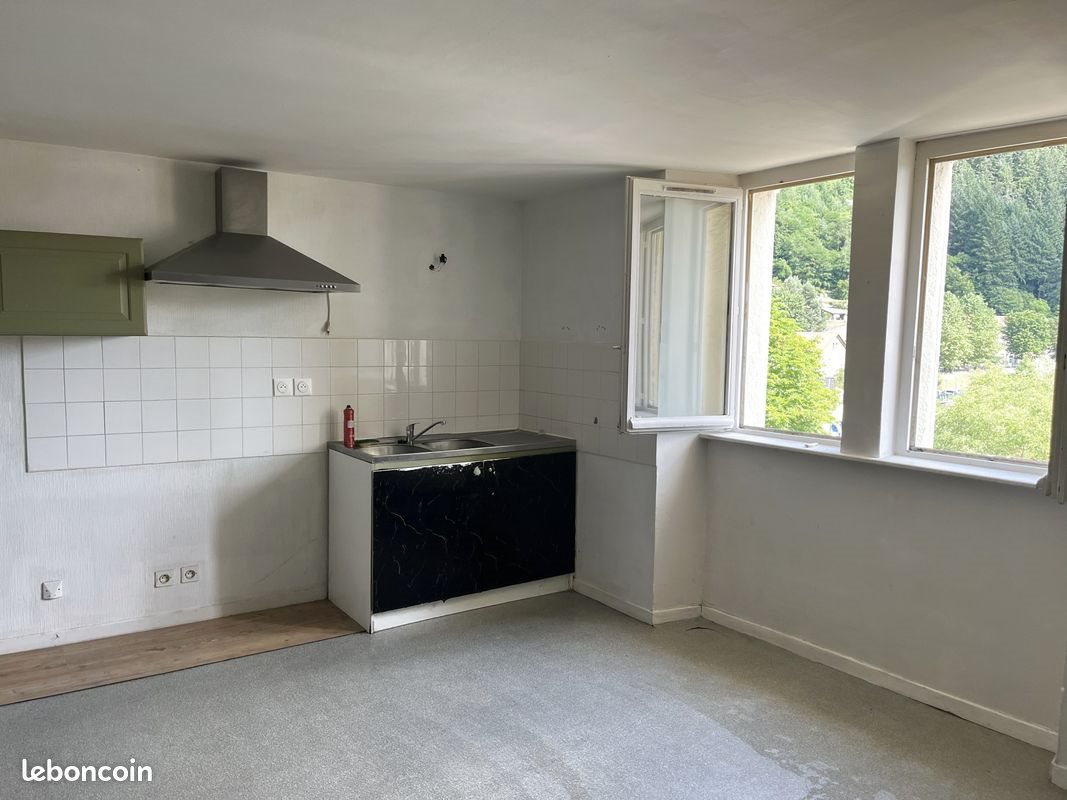 Appartement à louer, 80m², Le Cheylard