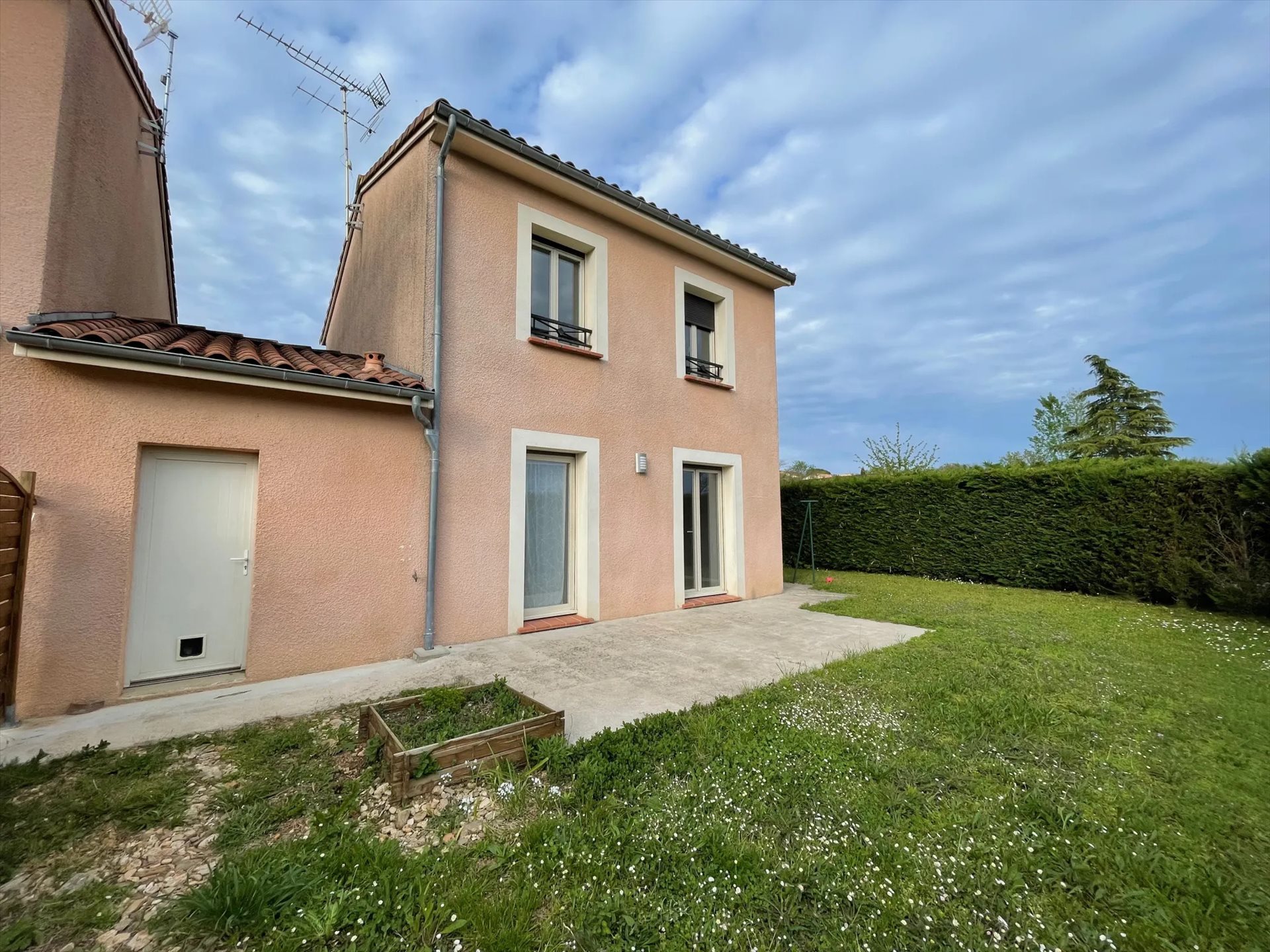 Maison à louer, 80m², Arthès