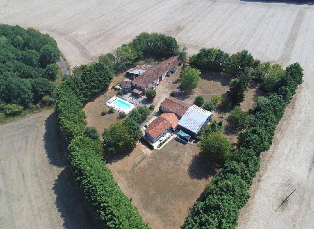 Maison à vendre, 307m², Charroux
