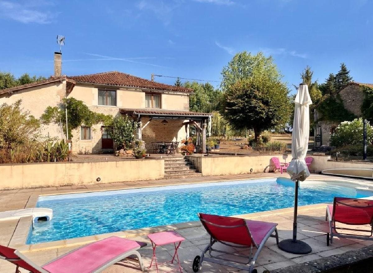Maison à vendre, 307m², Charroux