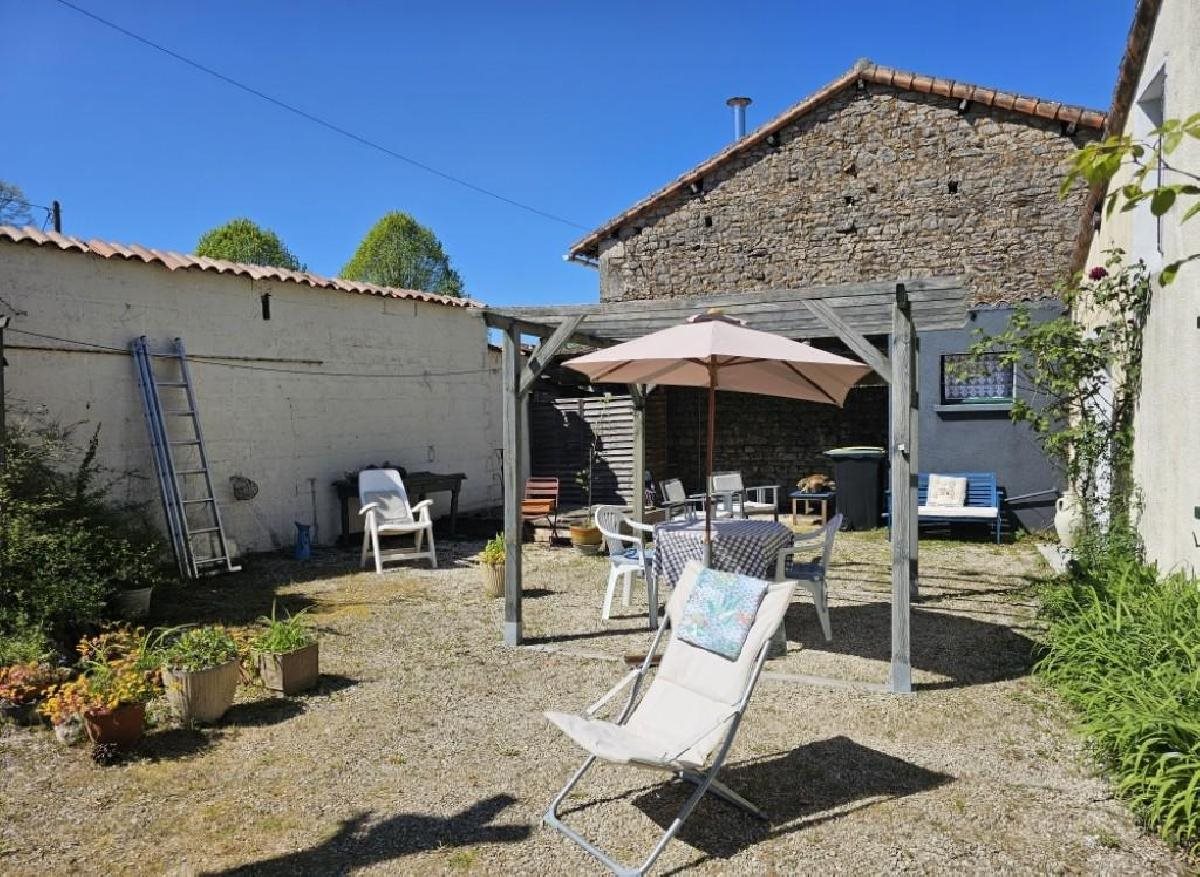 Maison à vendre, 78m², Nanteuil-en-Vallée