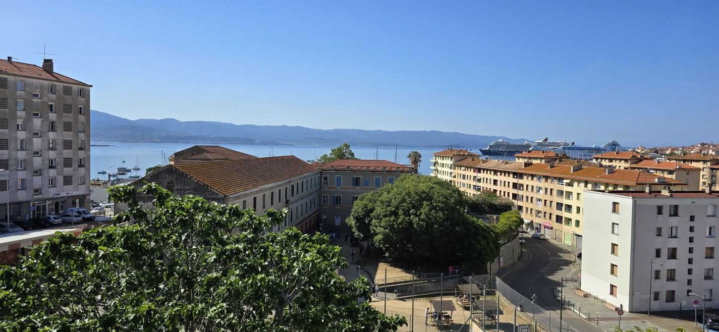 Appartement à louer, 55m², Ajaccio