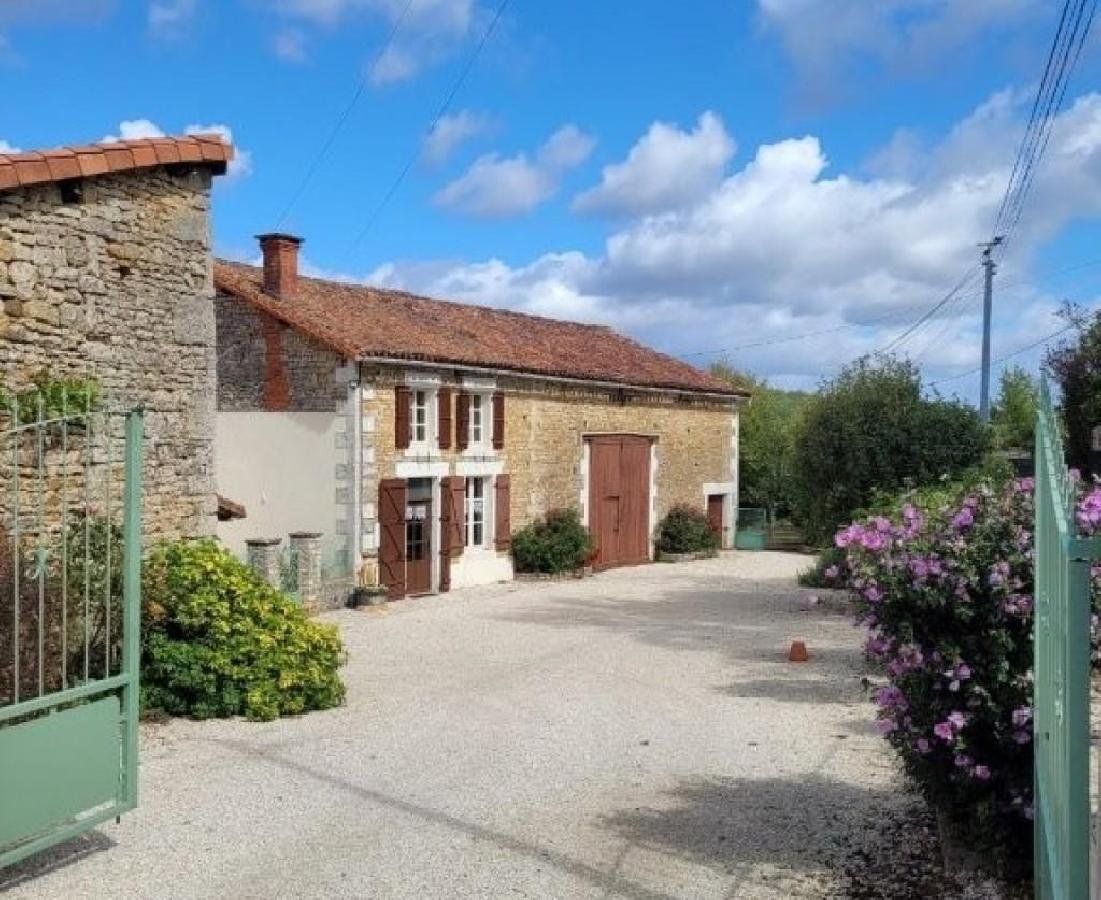 Maison à vendre, 128m², Nanteuil-en-Vallée