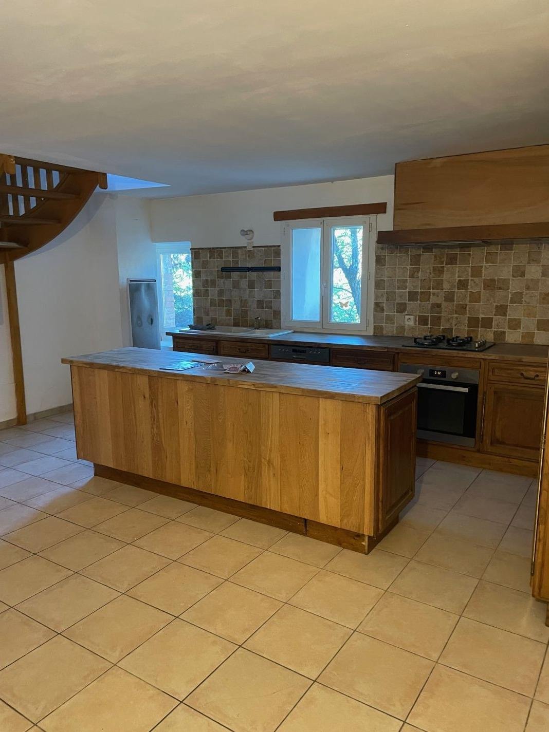 Appartement à louer, 111m², Les Mages