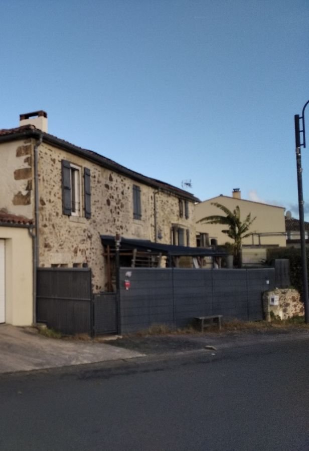Maison à vendre, 160m², Mervent
