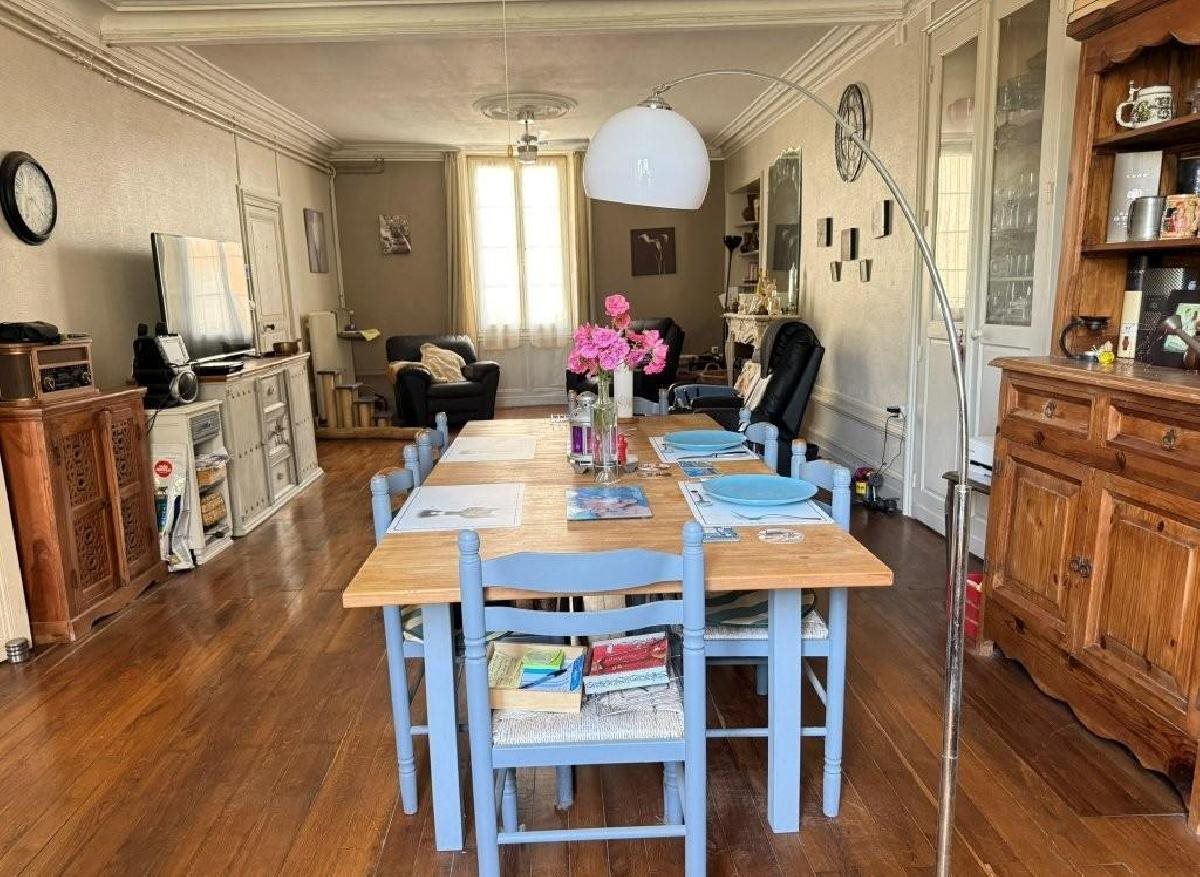 Maison à vendre, 224m², Aigre