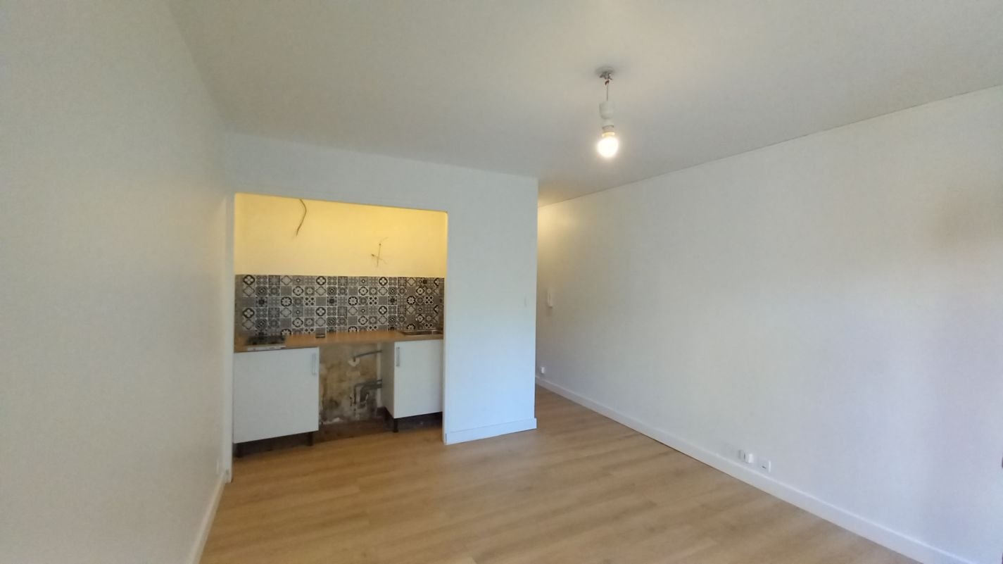 Appartement à louer, 32m², Nîmes