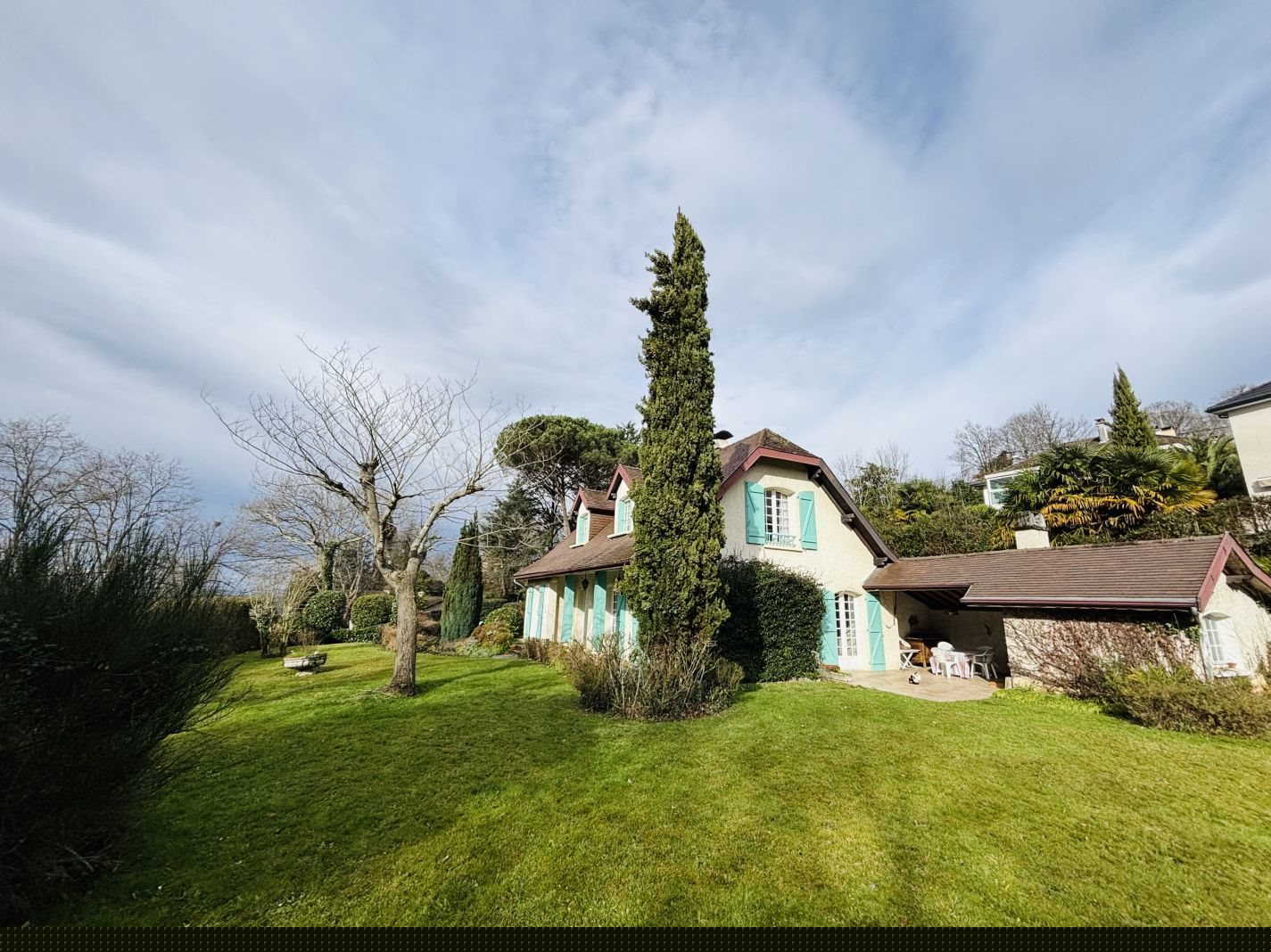 Maison à vendre, 136m², Serres-Morlaàs