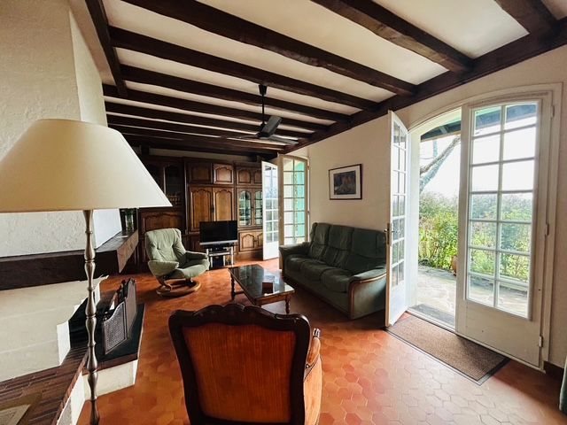 Maison à vendre, 136m², Serres-Morlaàs