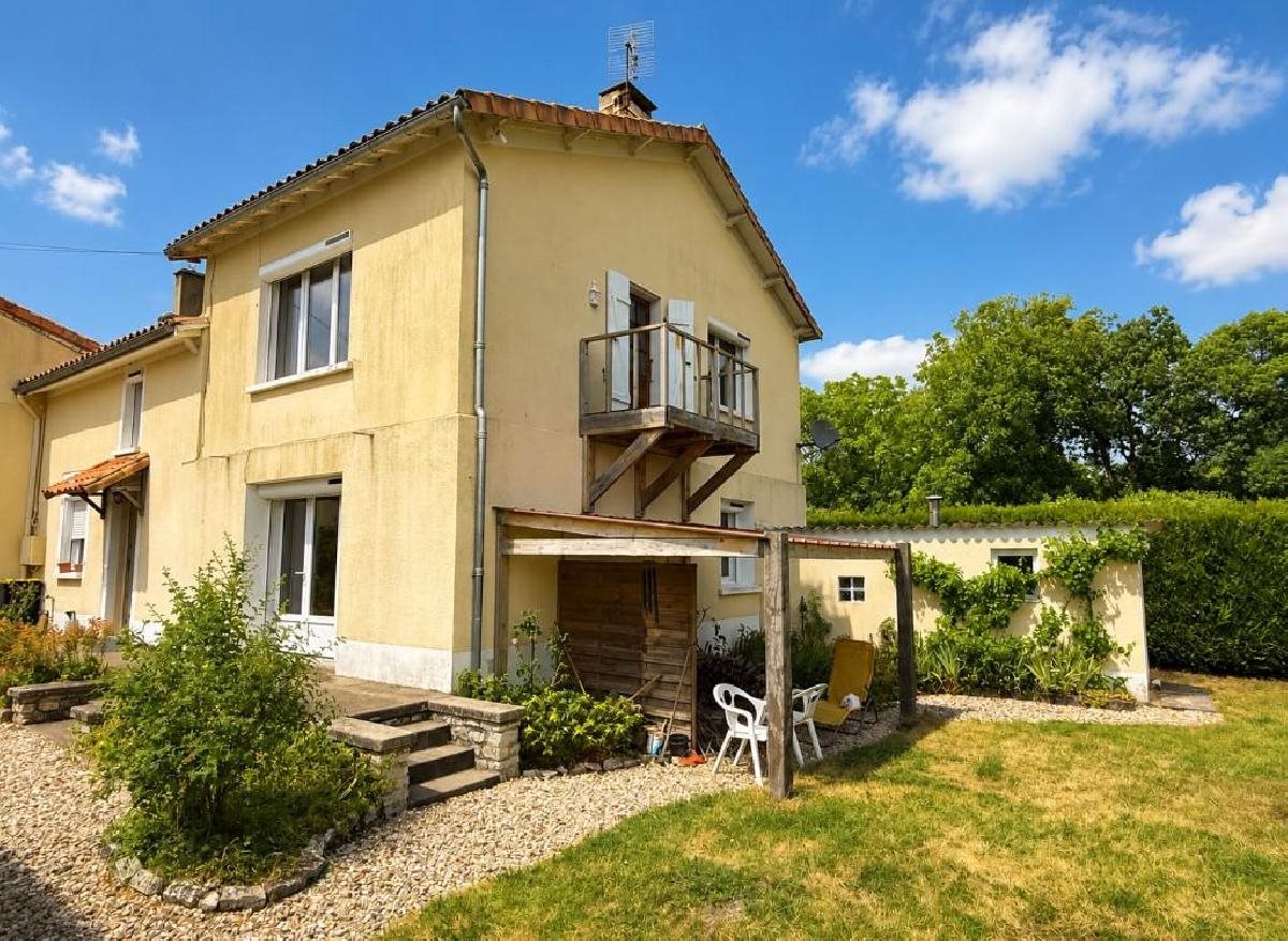 Maison à vendre, 126m², Aigre