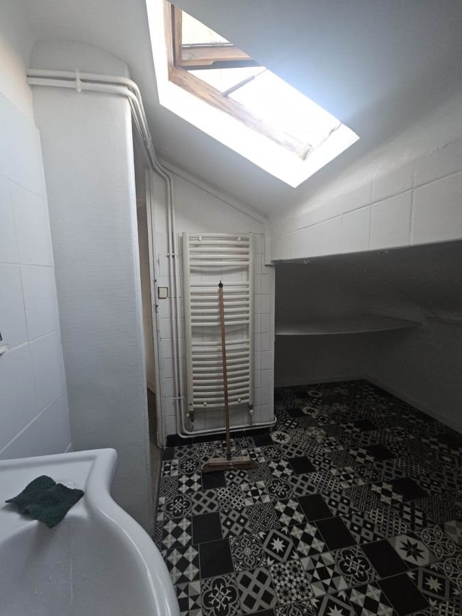 Appartement à louer, 38m², Marseille 5ème