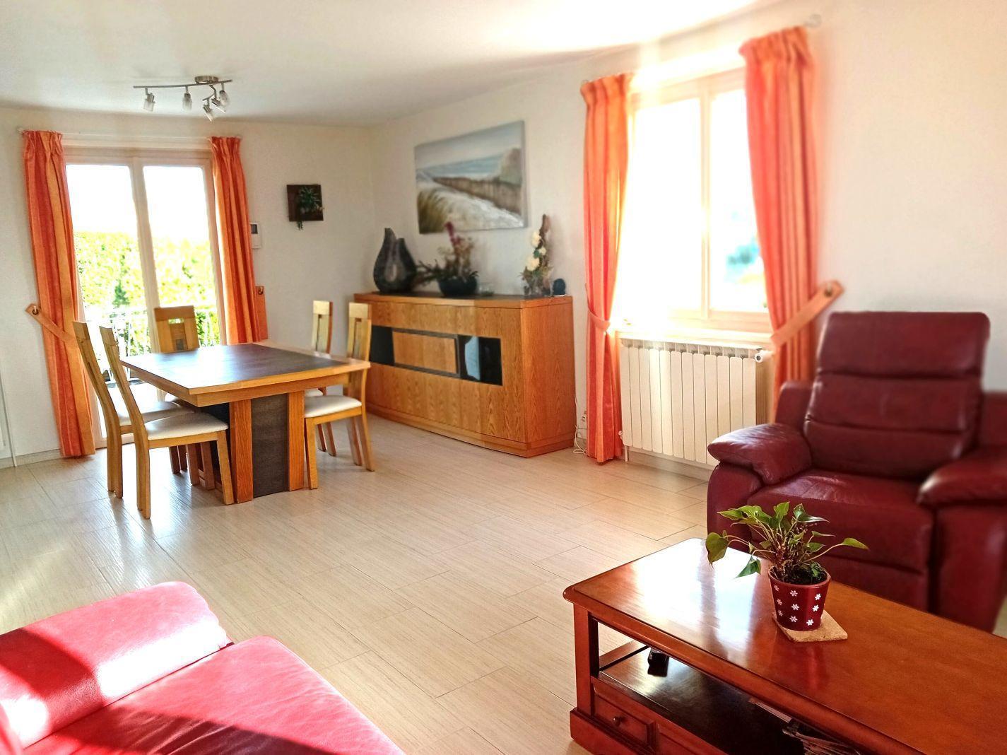 Maison à vendre, 90m², Saint-Maurice-en-Gourgois
