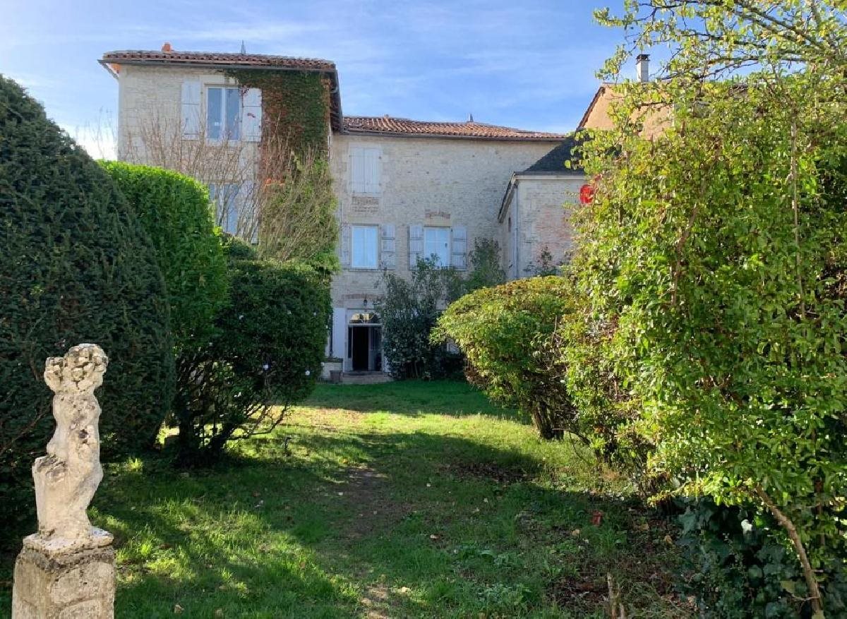 Maison à vendre, 455m², Ruffec