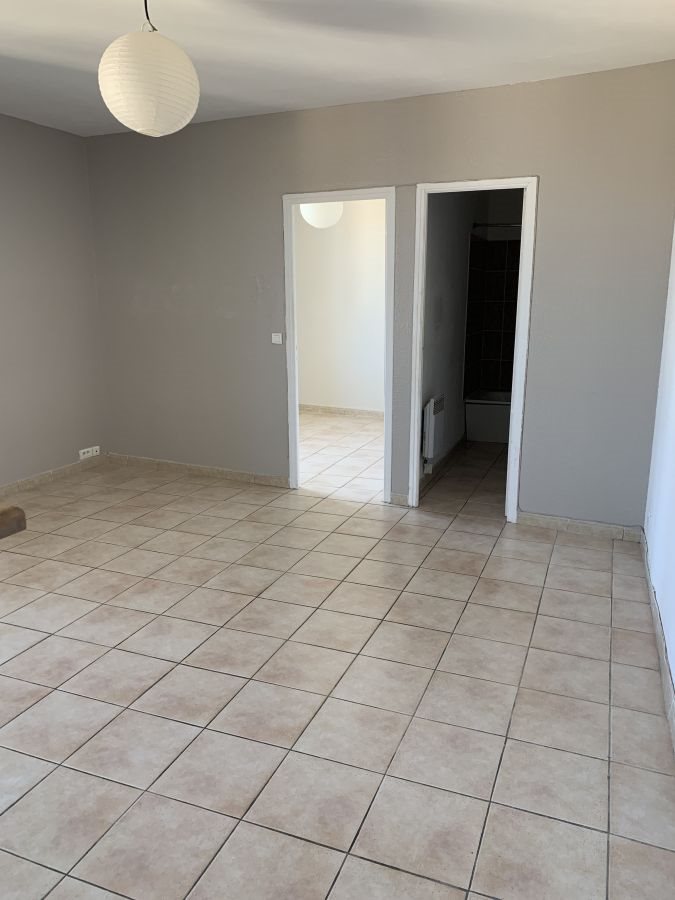 Appartement à louer, 35m², Nîmes