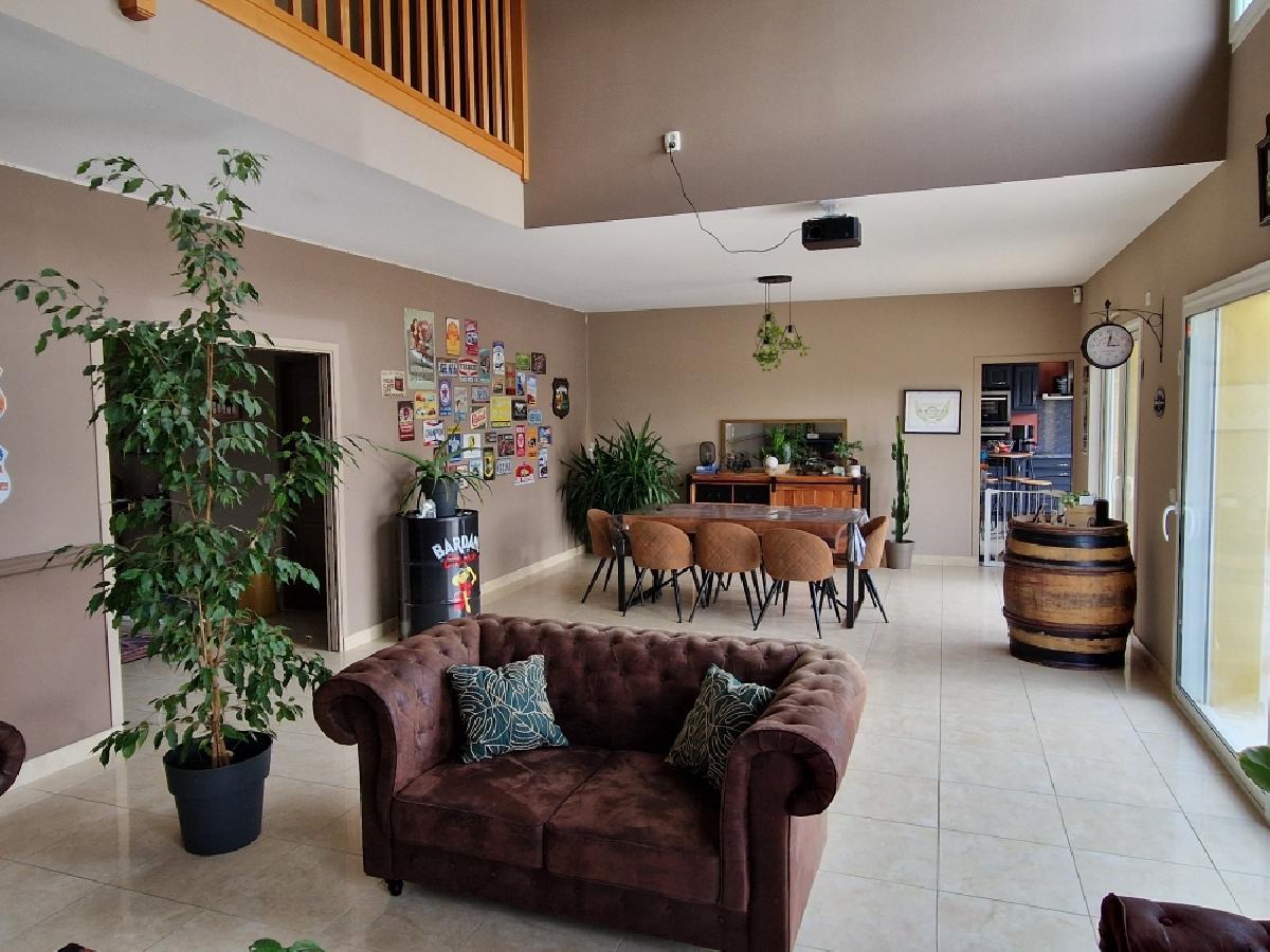 Maison à vendre, 325m², Manou