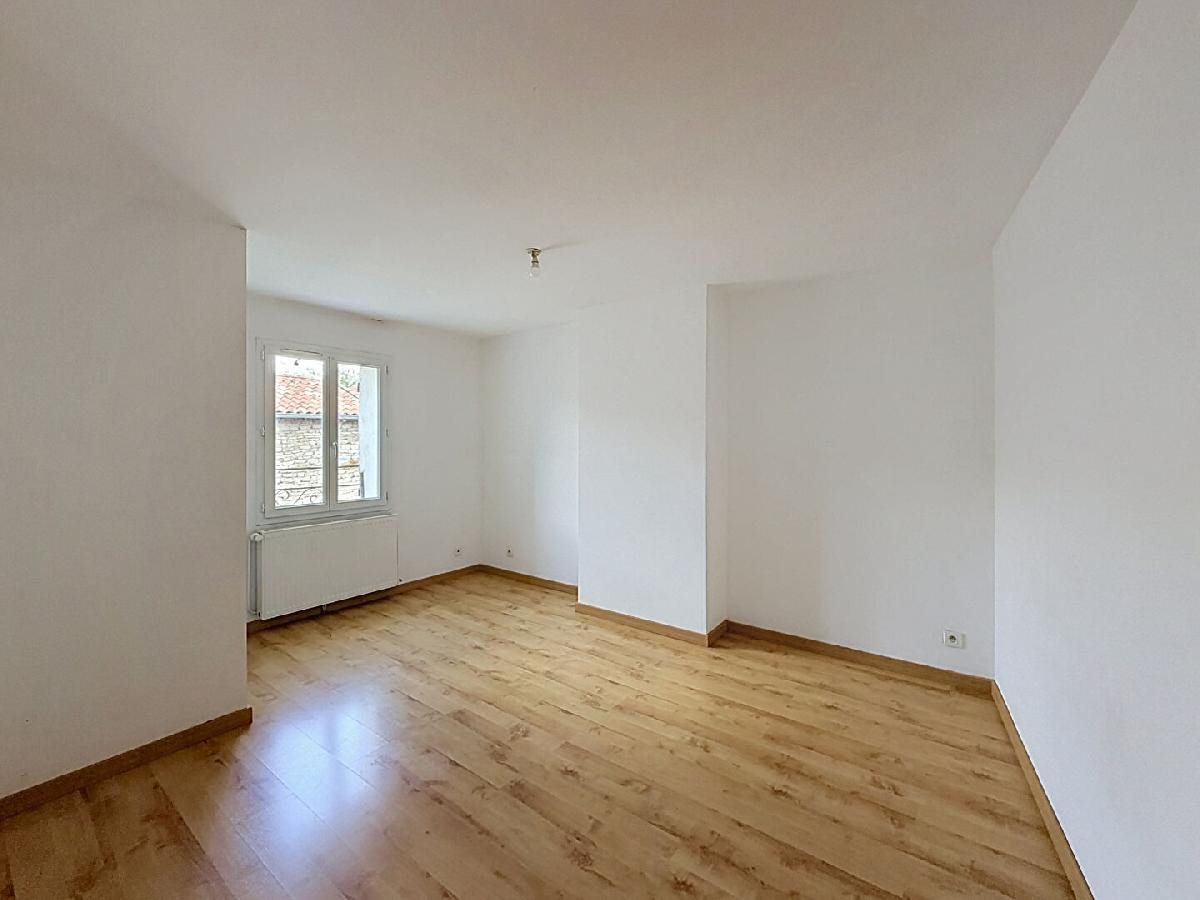 Maison à vendre, 67m², Azé