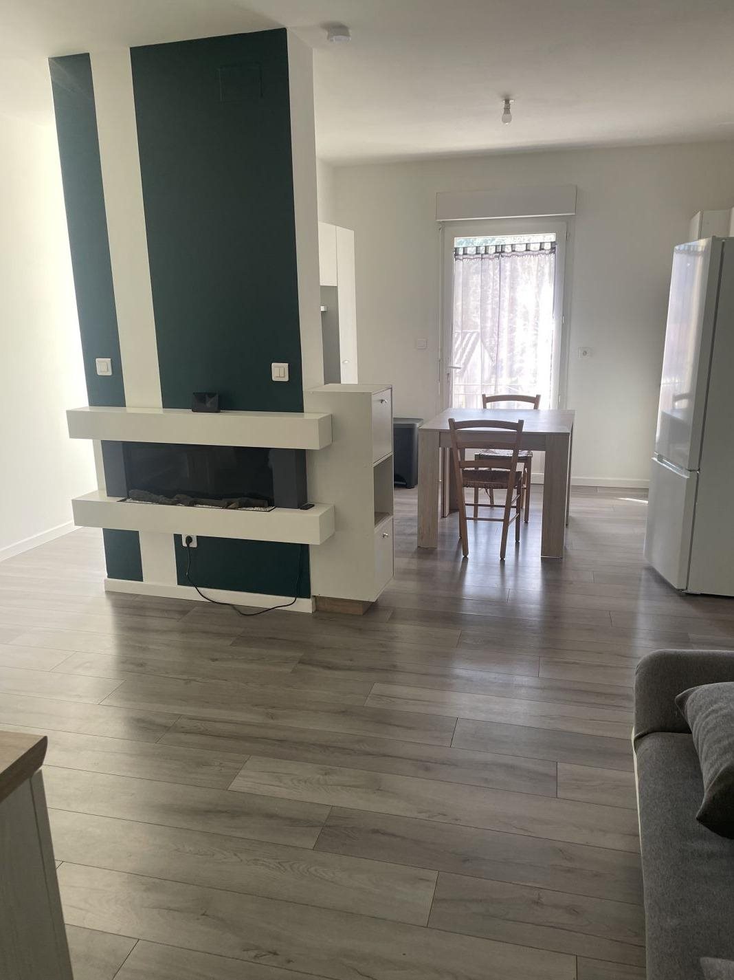 Appartement à louer, 57m², Saint-Florent-sur-Auzonnet