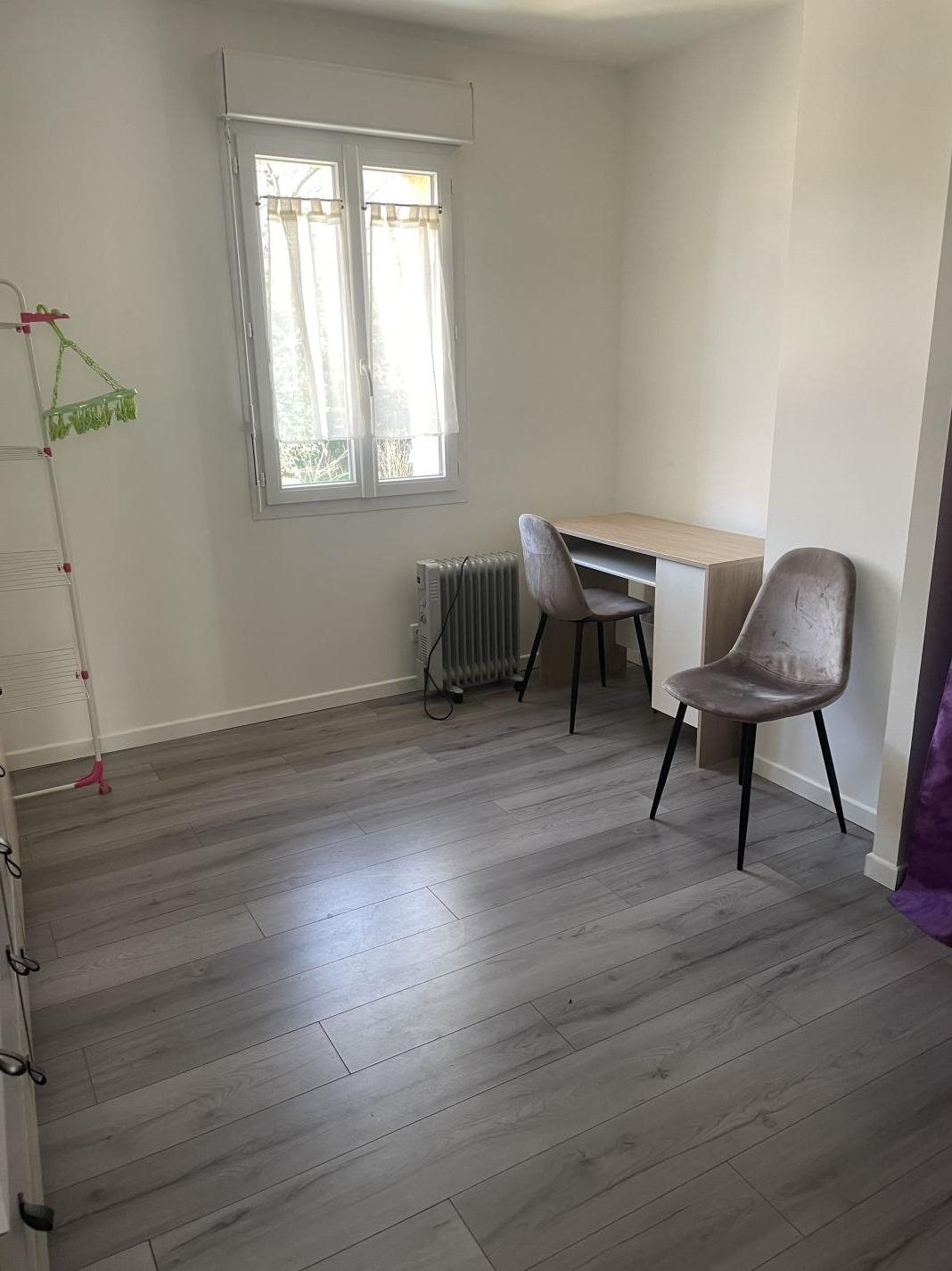 Appartement à louer, 57m², Saint-Florent-sur-Auzonnet