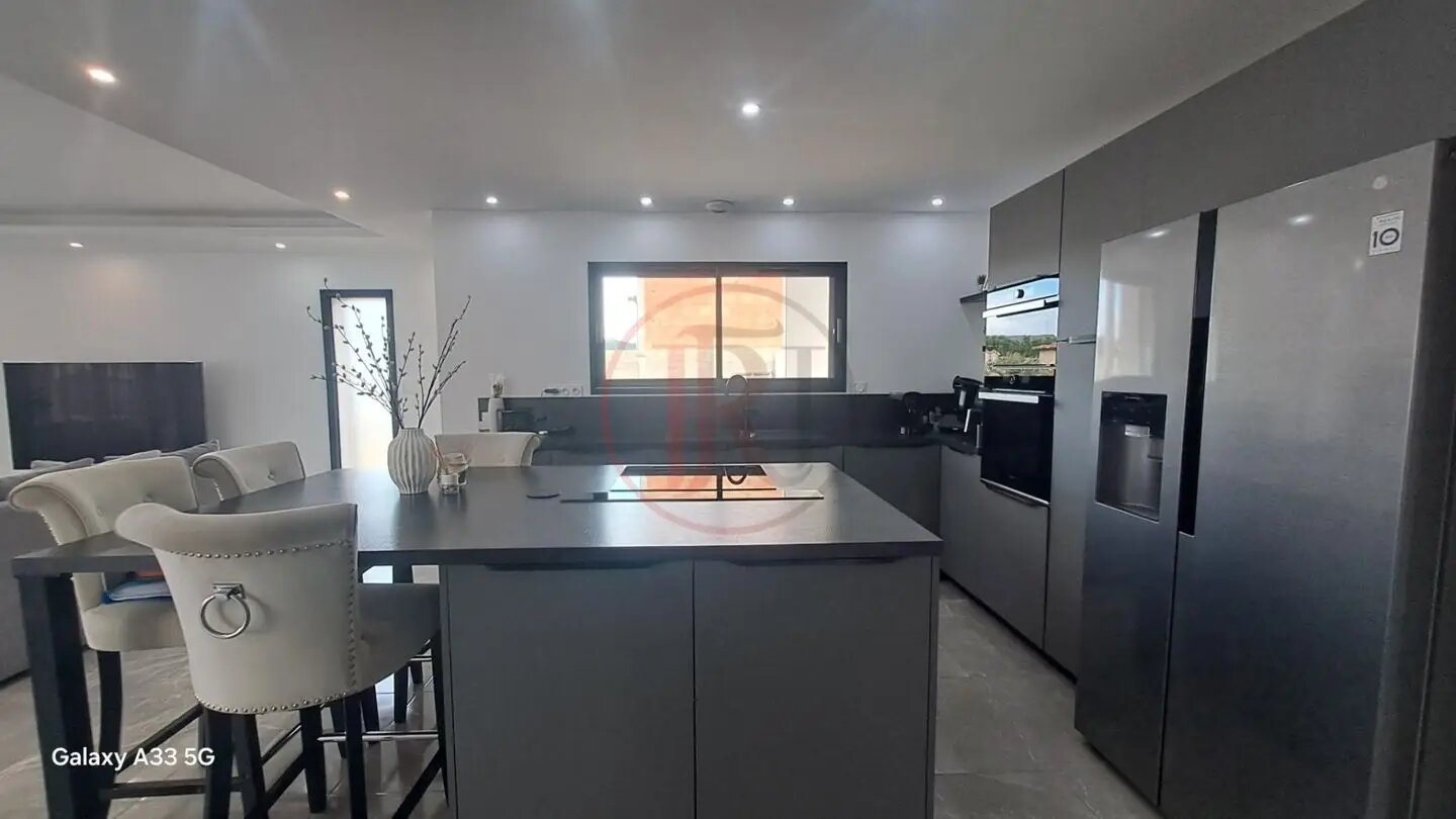 Maison à vendre, 148m², Saint-Julien-les-Rosiers