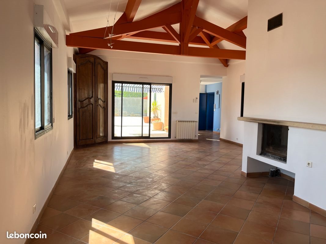 Appartement à louer, 155m², Nîmes