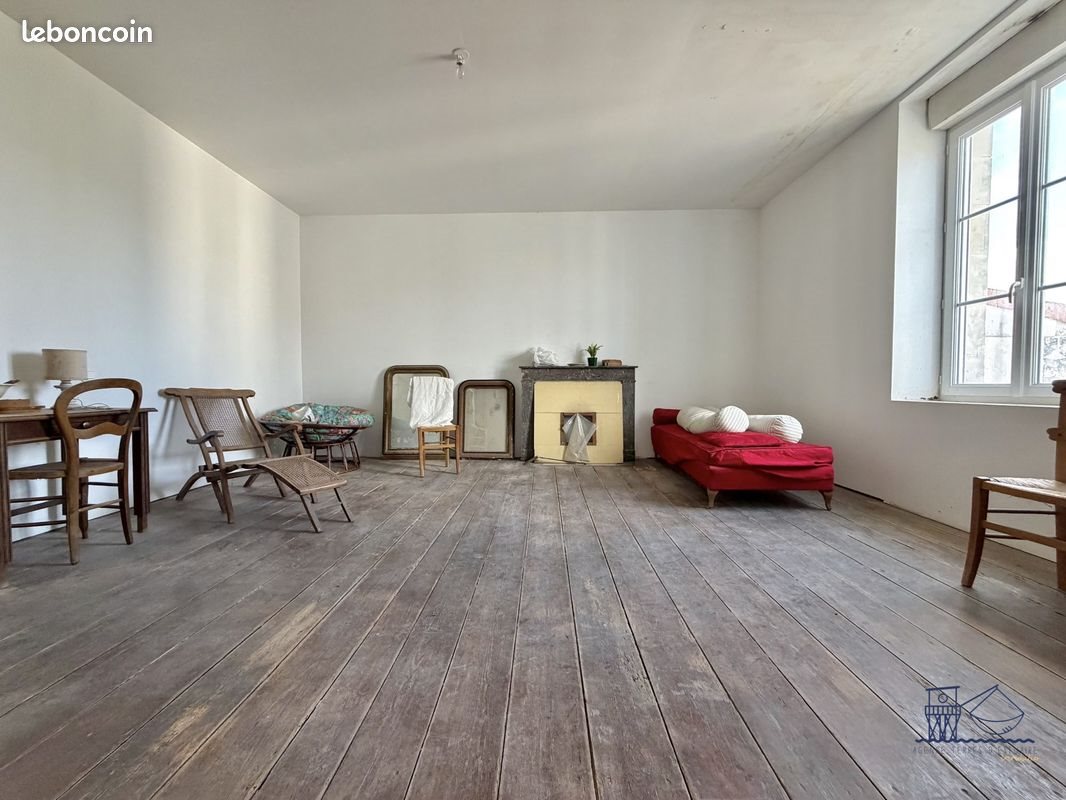 Maison à vendre, 160m², Brie-sous-Mortagne