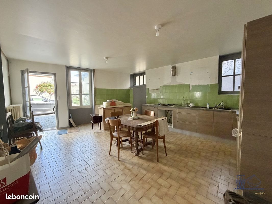 Maison à vendre, 160m², Brie-sous-Mortagne