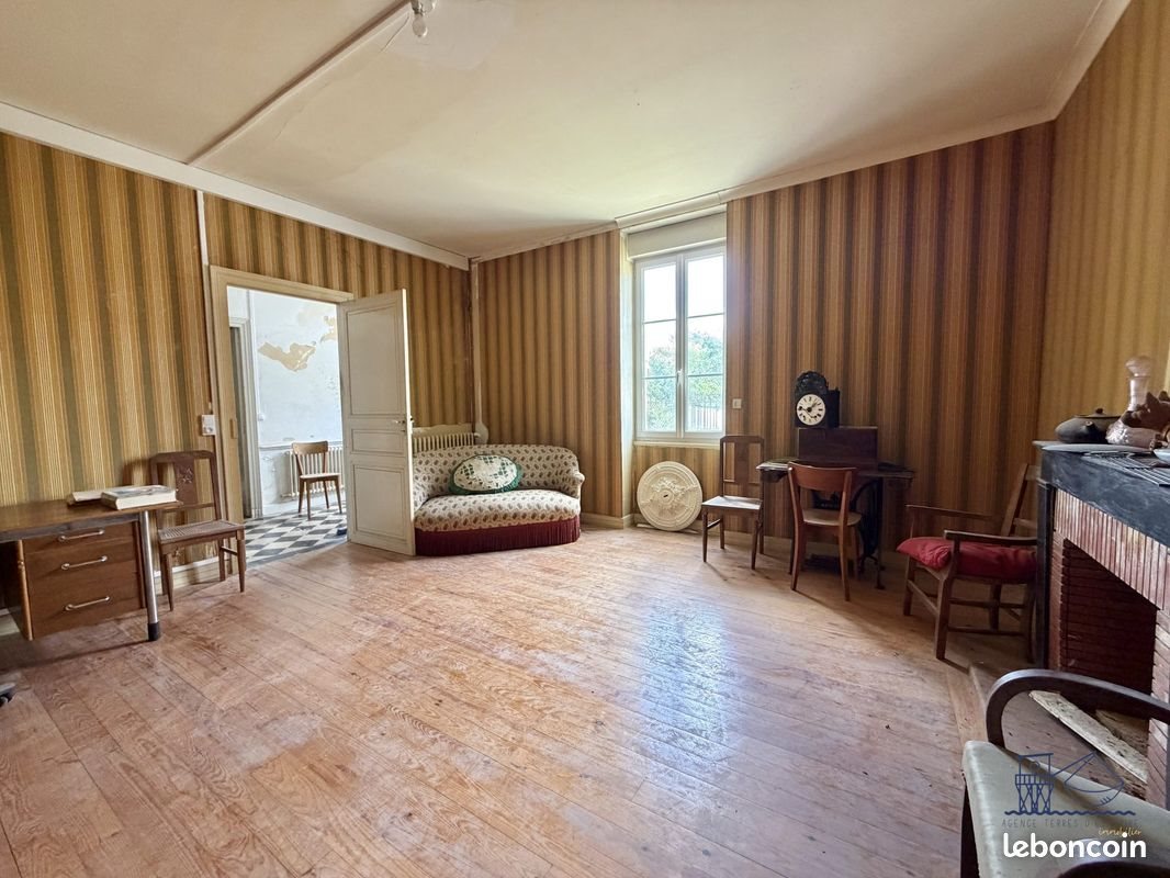 Maison à vendre, 160m², Brie-sous-Mortagne