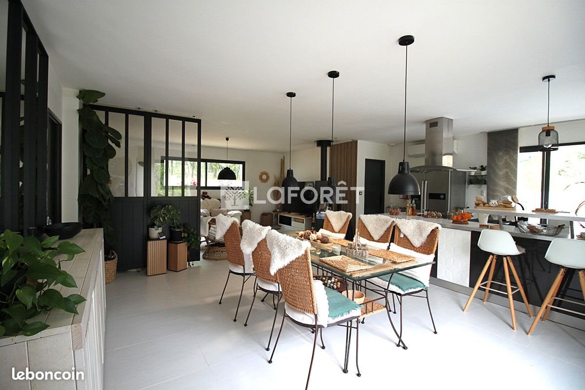 Maison à vendre, 130m², Paussac-et-Saint-Vivien