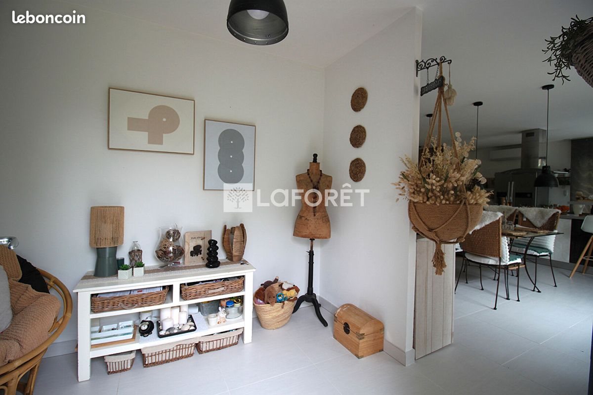 Maison à vendre, 130m², Paussac-et-Saint-Vivien