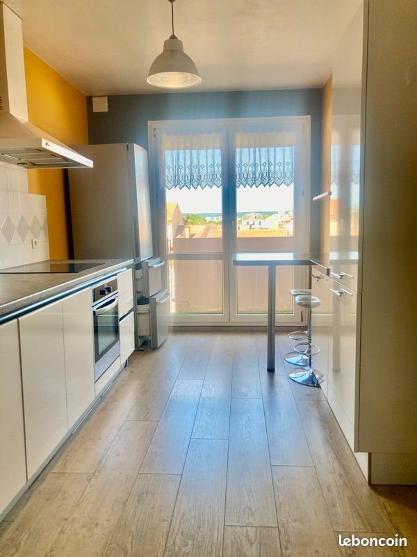 Appartement à louer, 81m², Saint-Max