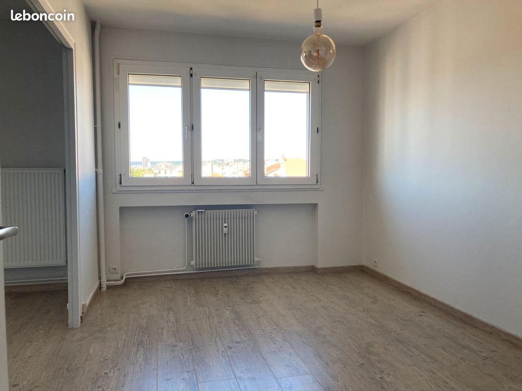 Appartement à louer, 81m², Saint-Max