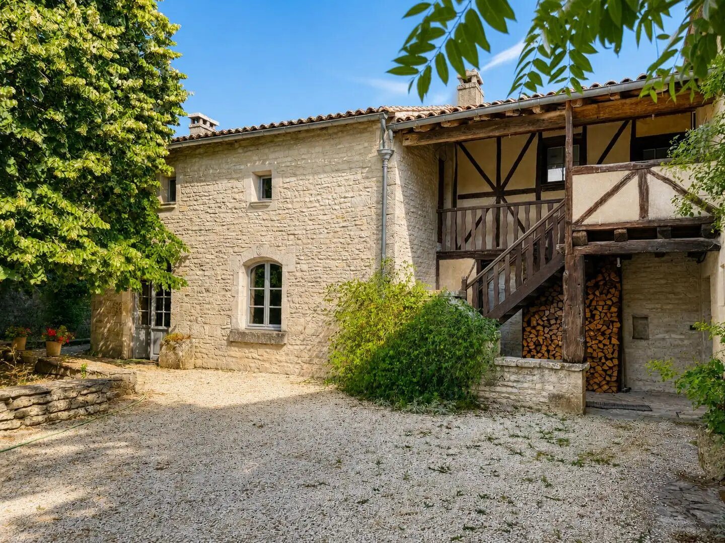 Maison à vendre, 380m², Tusson