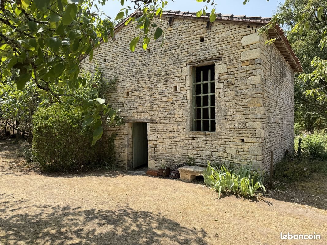Maison à vendre, 170m², Saint-Fraigne