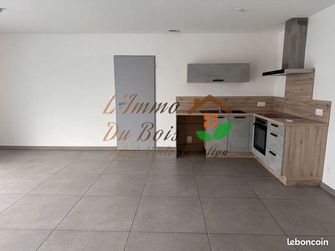 Appartement à louer, 69m², Roussillon