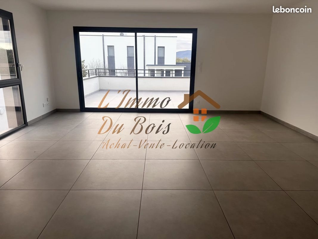 Appartement à louer, 69m², Roussillon