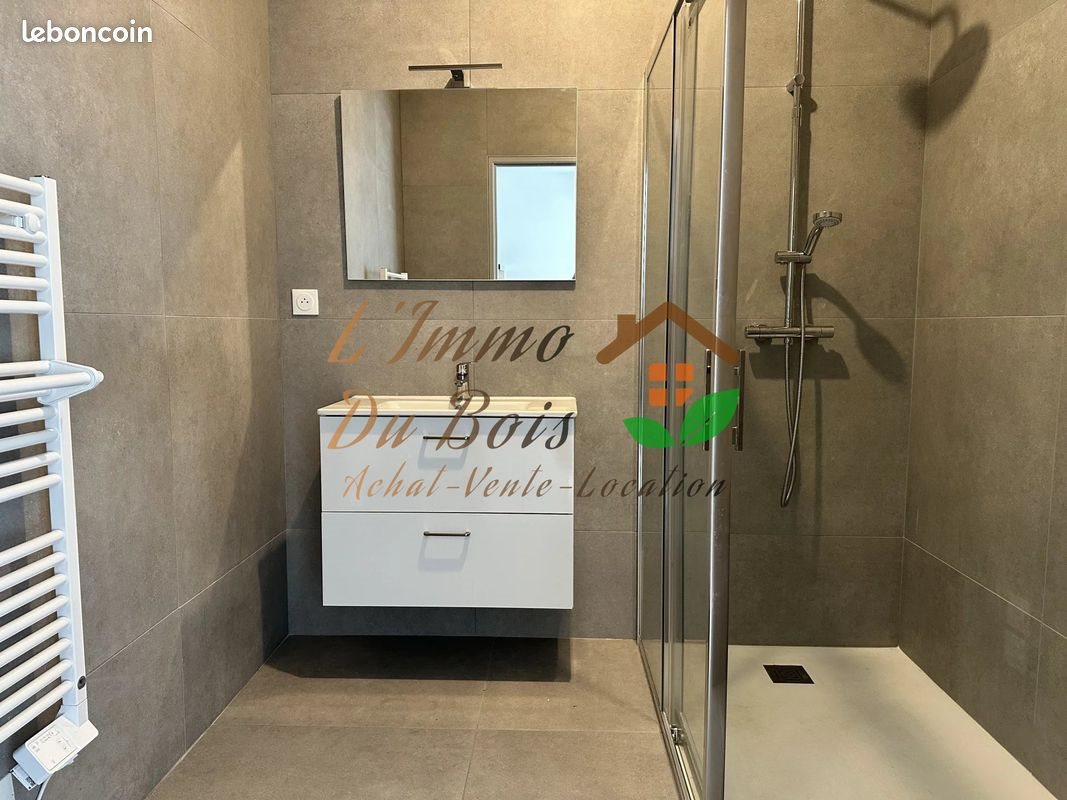 Appartement à louer, 69m², Roussillon