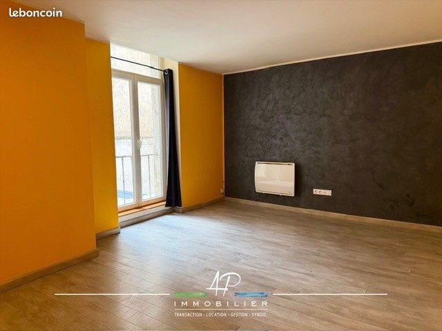 Appartement à louer, 76m², Gray