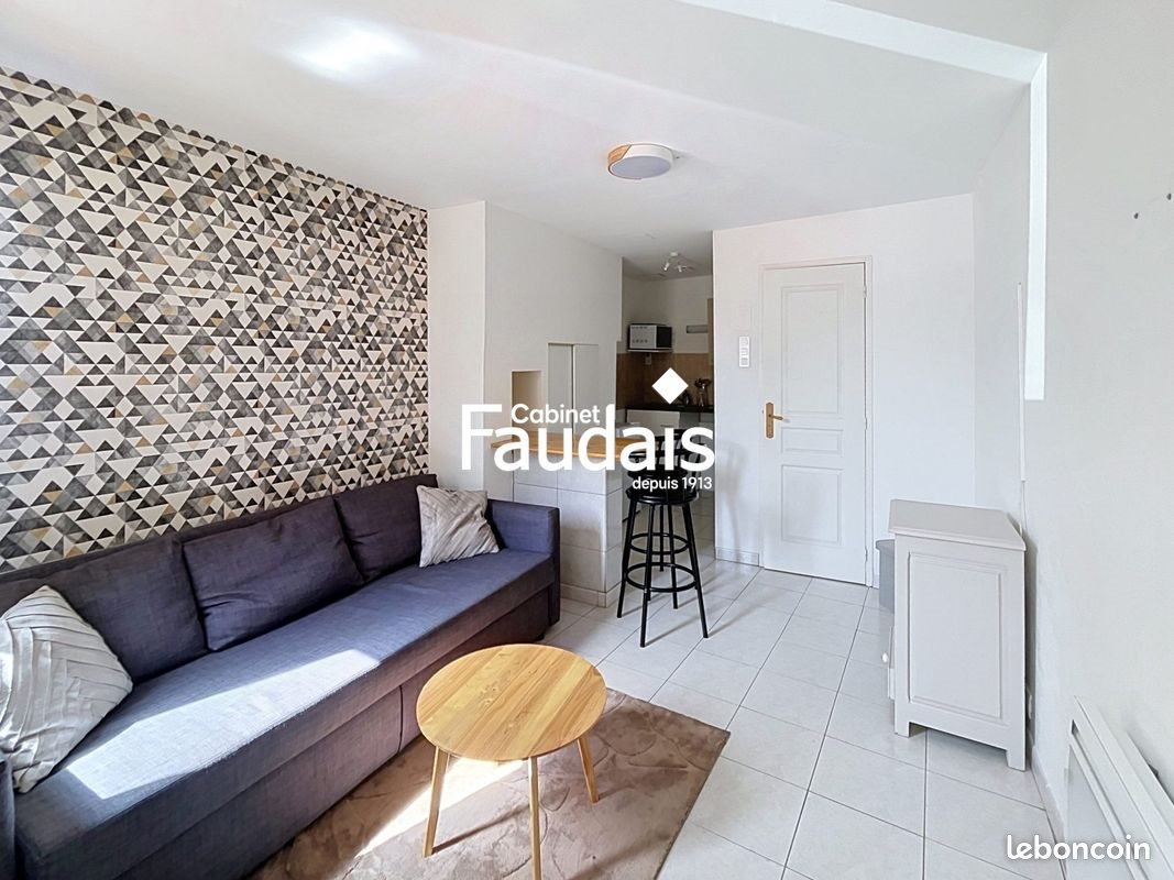 Appartement à louer, 17m², Coutances