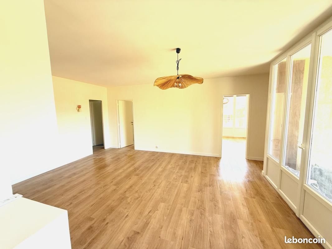 Appartement à louer, 68m², Cassis