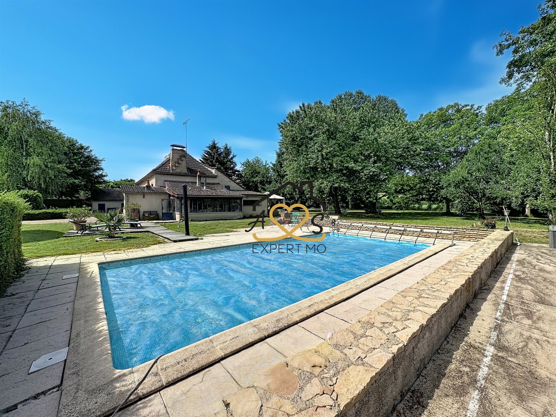 Maison à vendre, 191m², Saint-Priest-Bramefant