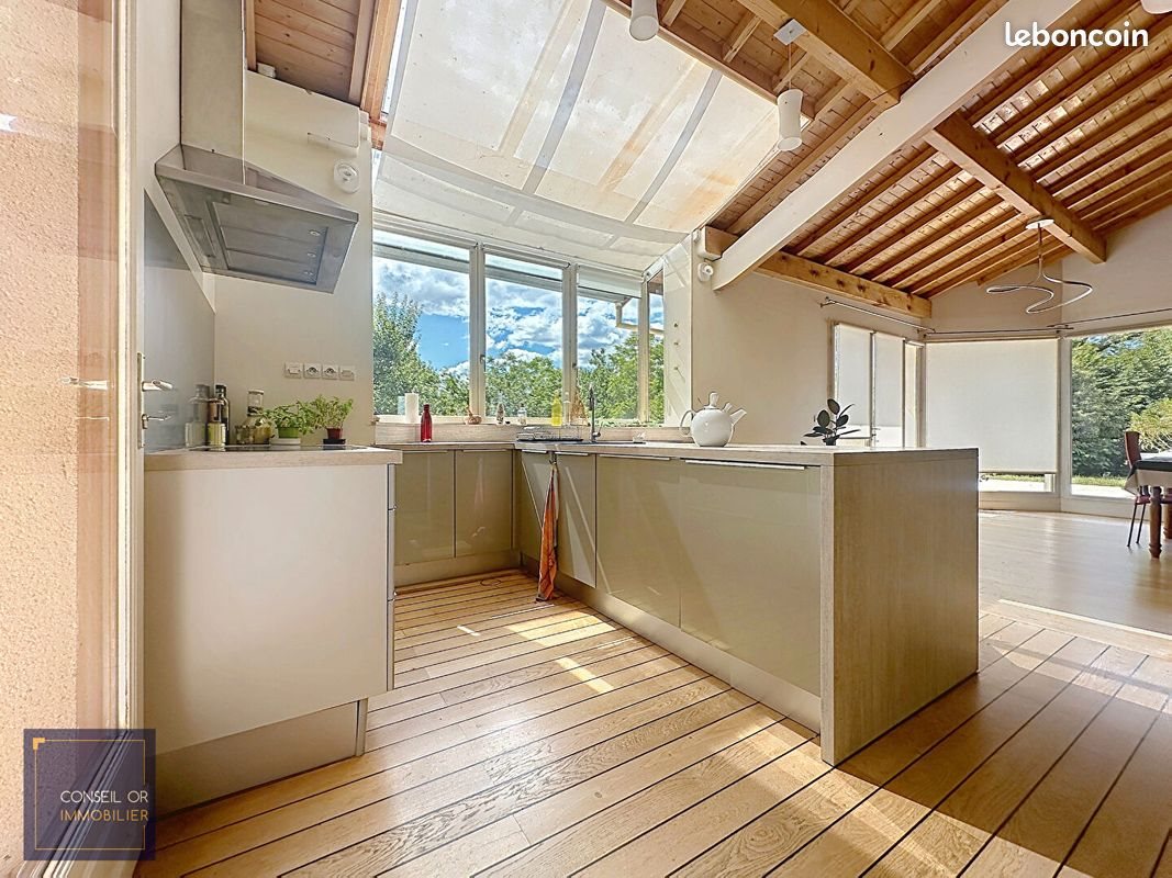 Maison à louer, 220m², Saint-Genis-Laval