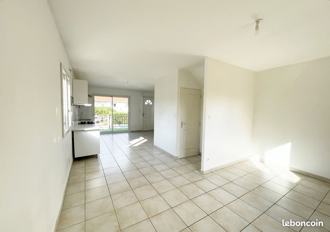 Maison à louer, 71m², Communay