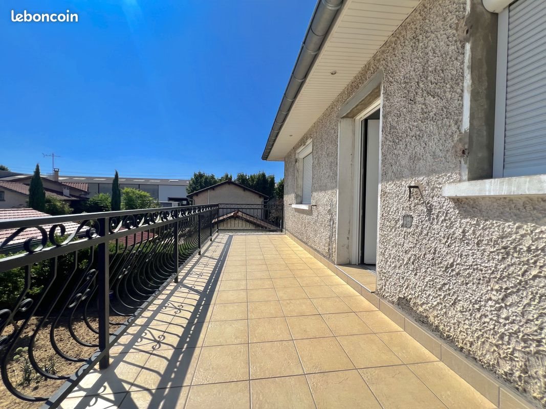 Appartement à louer, 82m², Mions