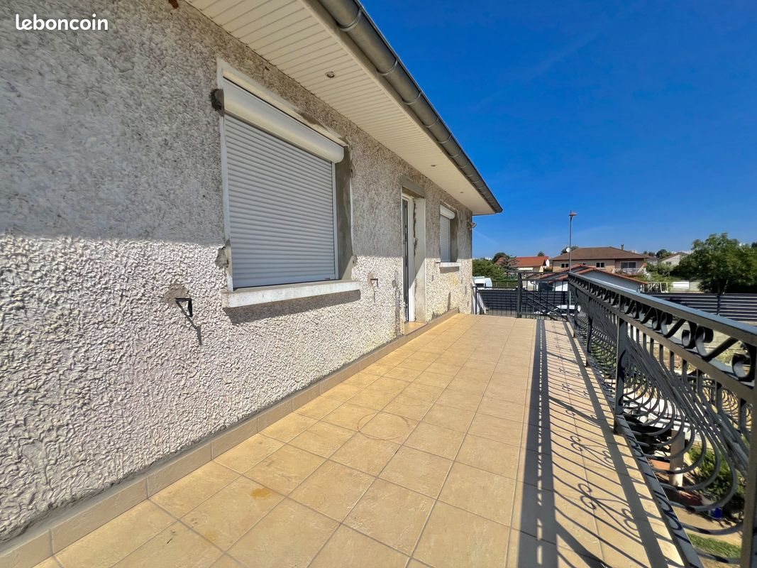 Appartement à louer, 82m², Mions