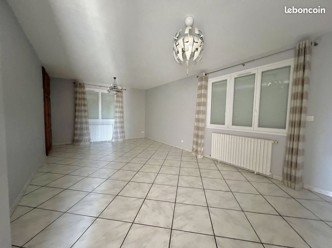 Appartement à louer, 82m², Mions