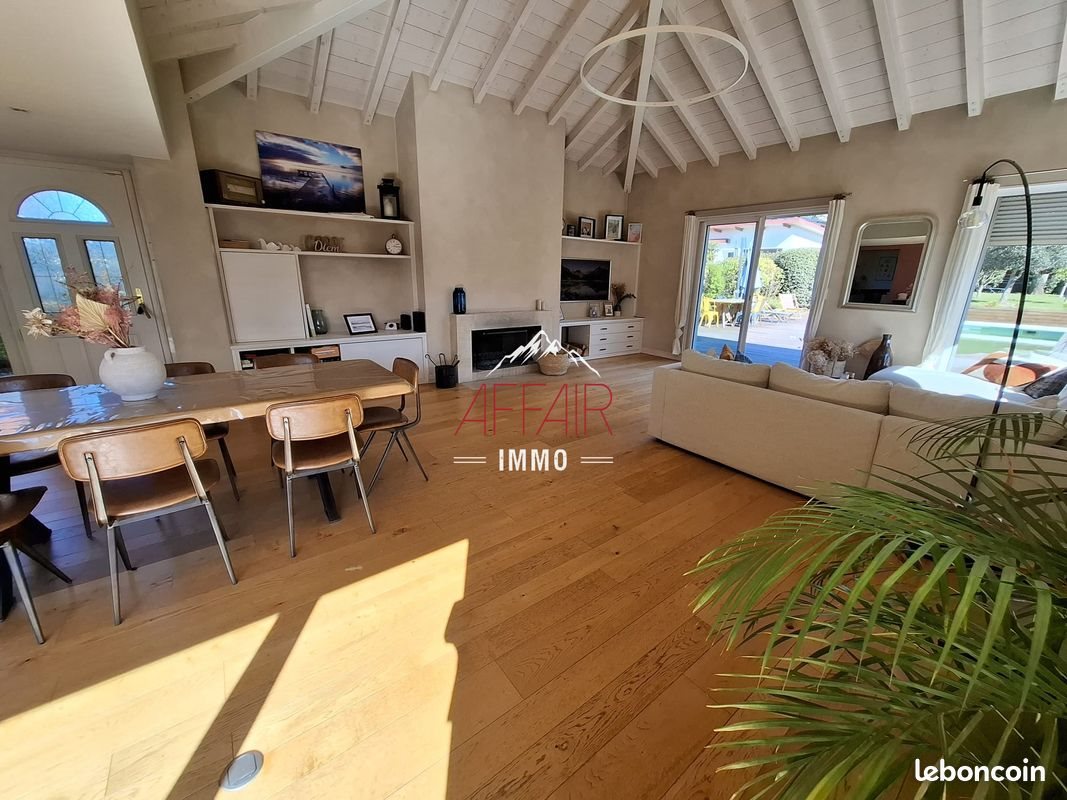 Maison à vendre, 195m², Vétraz-Monthoux