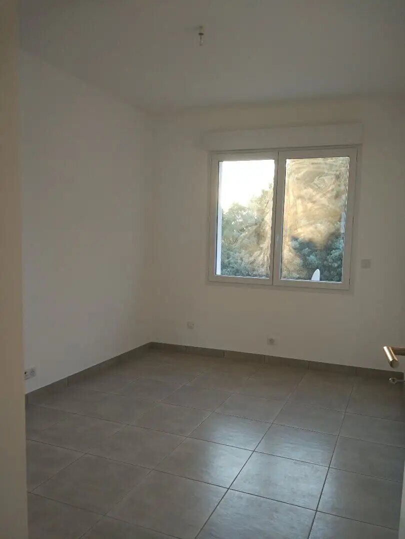 Appartement à louer, 60m², Châteauneuf-le-Rouge