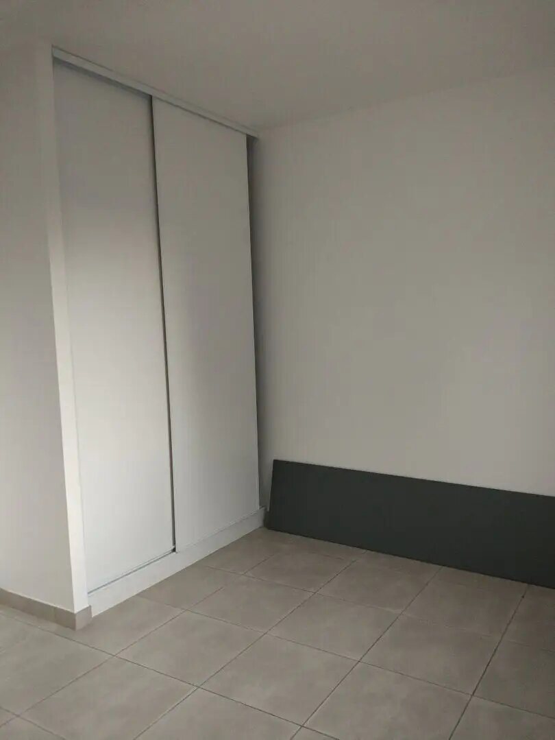 Appartement à louer, 60m², Châteauneuf-le-Rouge